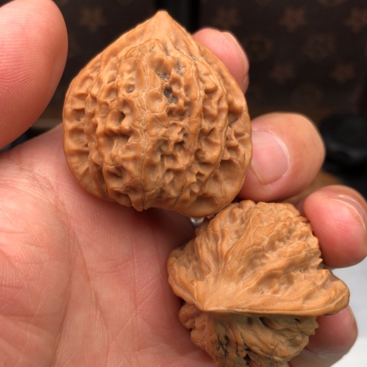 全品桃心核桃手把件顺丰快递不包邮
