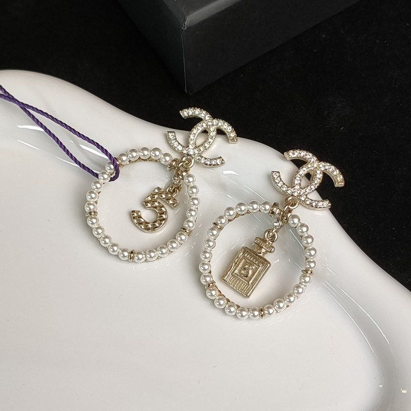 95新 Chanel/香奈儿 Azul-20C浅金色满钻珍珠香水瓶吊坠耳钉53998