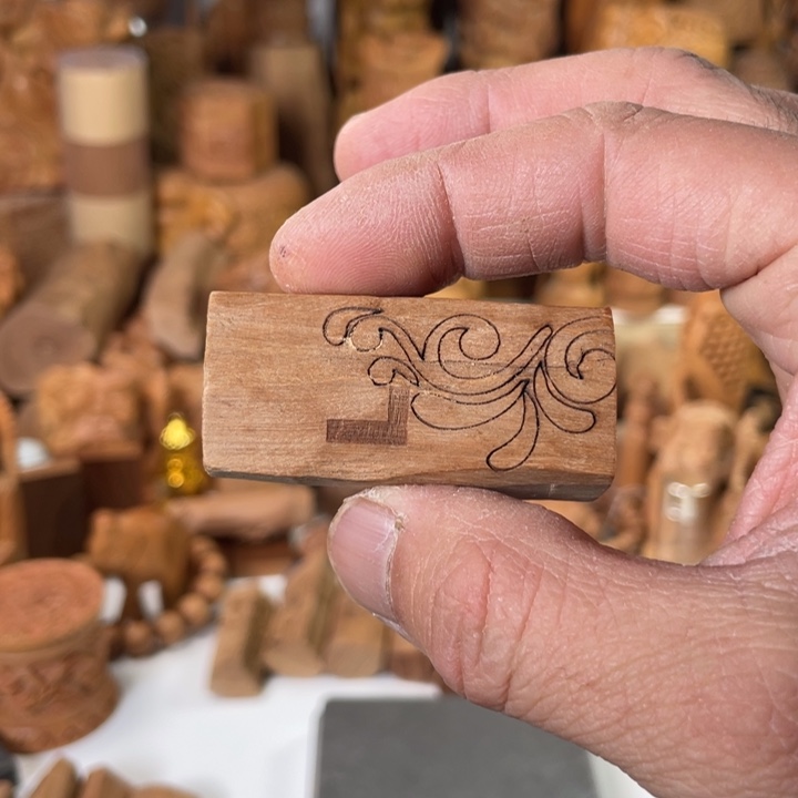 檀香木其他犬**树老山檀香精品钢印料