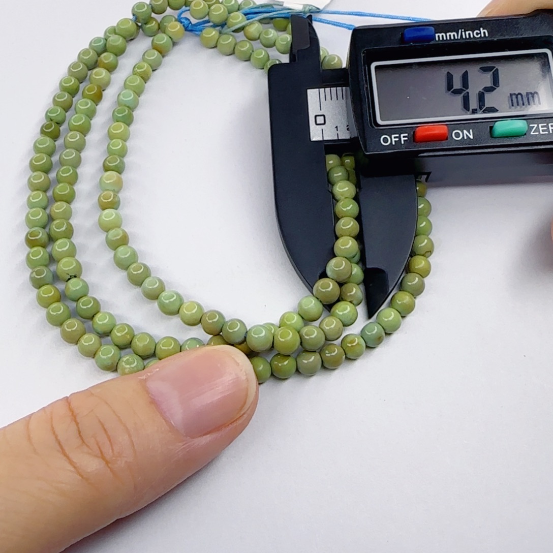 绿松石未镶嵌颈饰