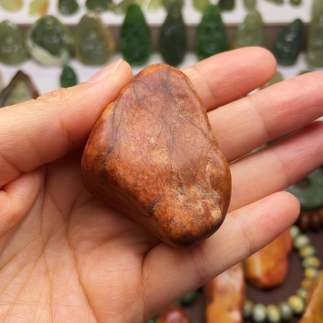 岫岩河磨玉（透闪石质玉）颈饰未镶嵌