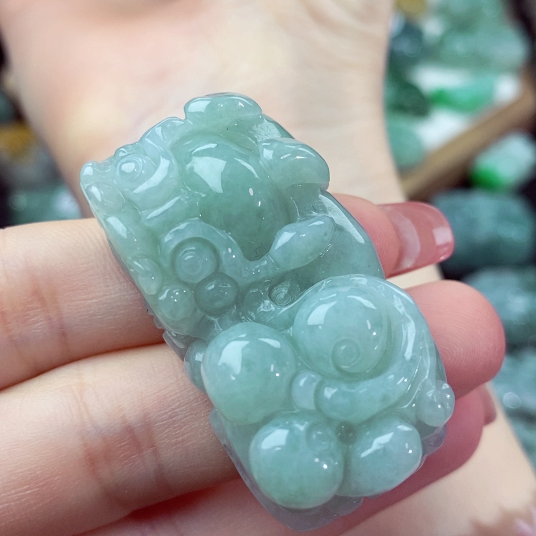 翡翠颈饰未镶嵌天然