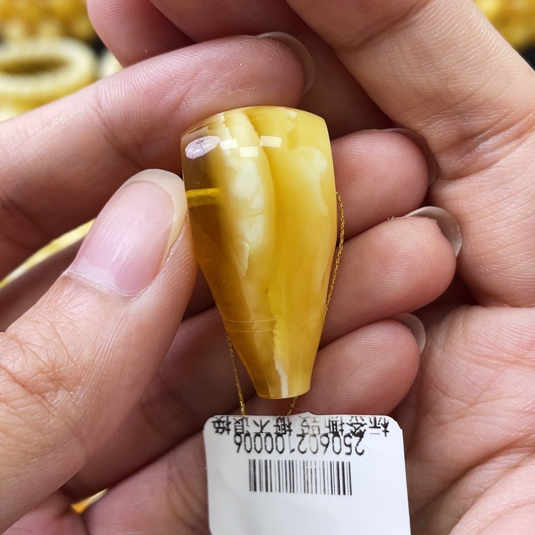 蜜蜡未镶嵌珠宝奇石金瓷白妖花聚宝盆微瑕16mm