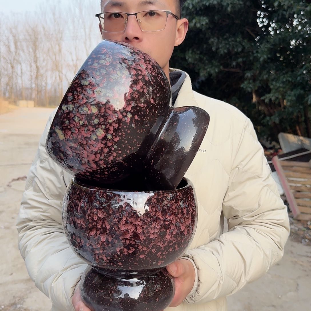 紫砂花盆口19高19（两个紫球