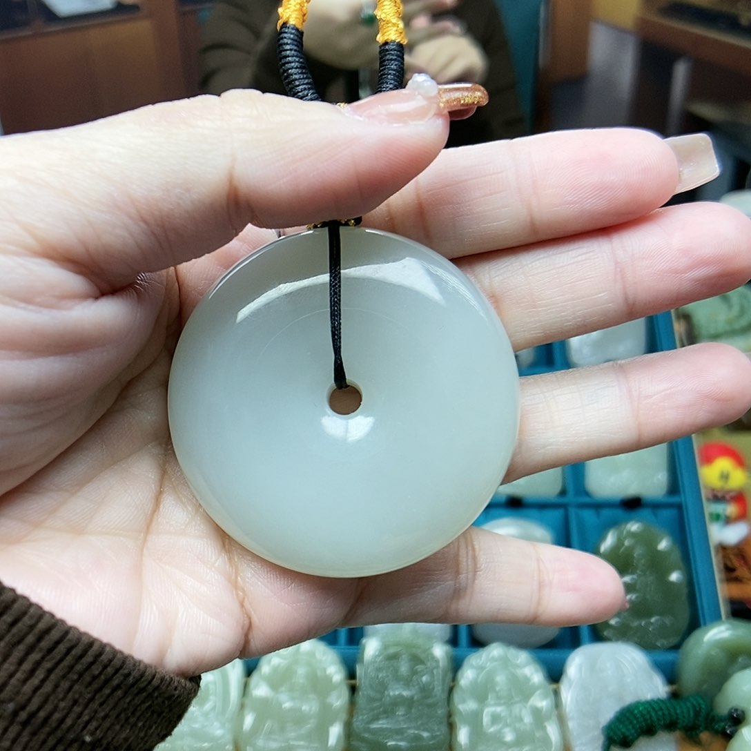 和田玉颈饰未镶嵌照***己