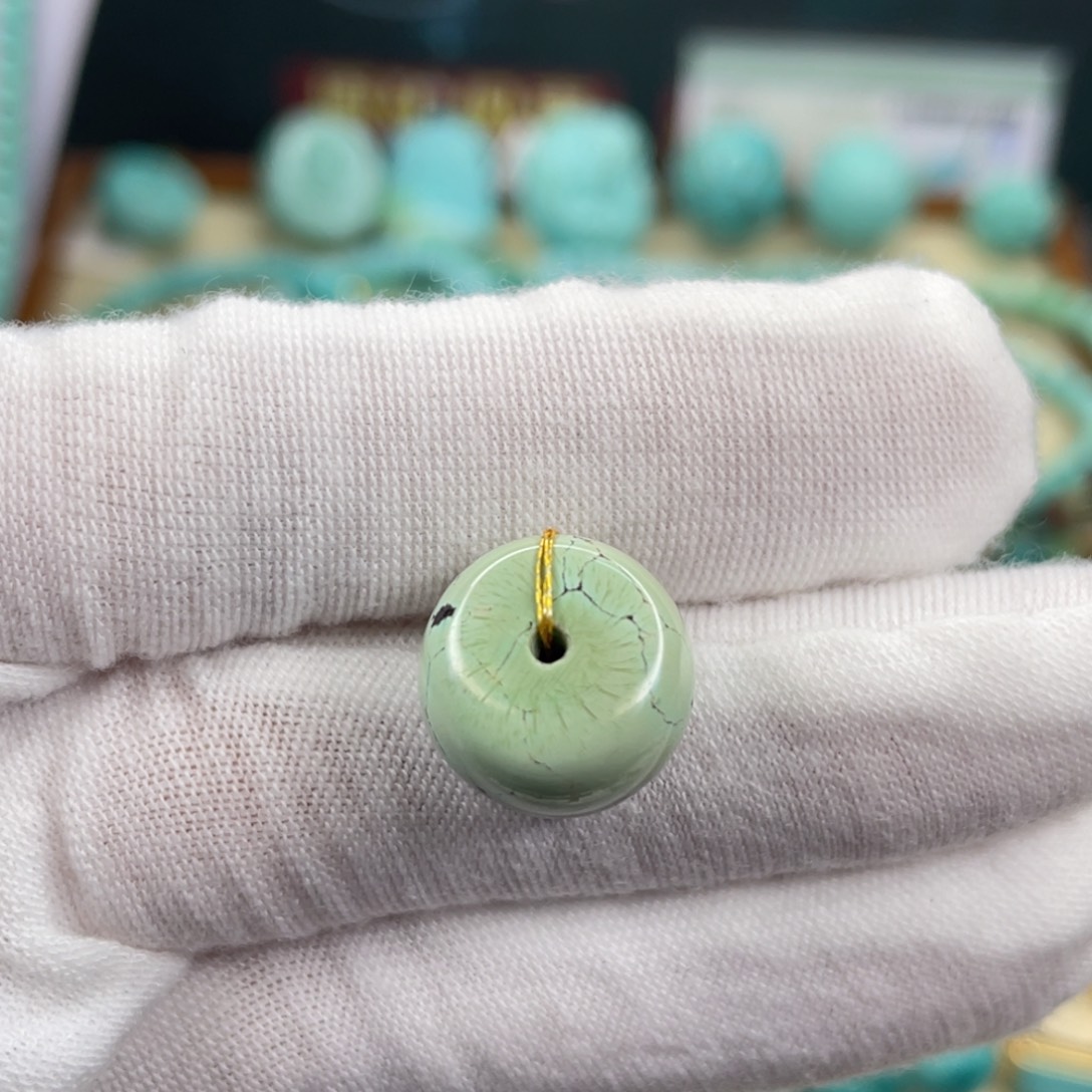 苏***制绿松石未镶嵌挂件