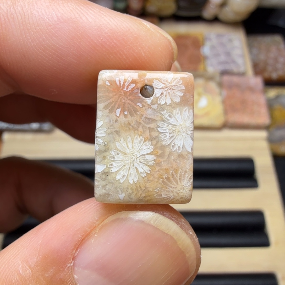 硅化玉未镶嵌纯天然色有机玉石保真色