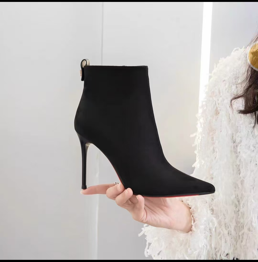 新款 时尚潮流爆款 跟高8厘米角度非常好，短靴美美哒