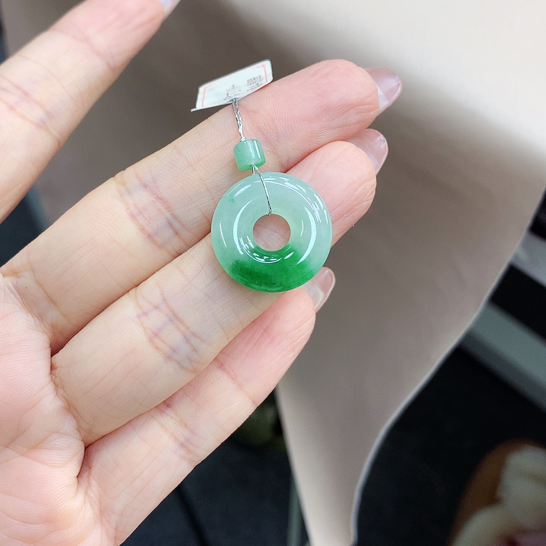 未镶嵌戒指翡翠甜甜圈