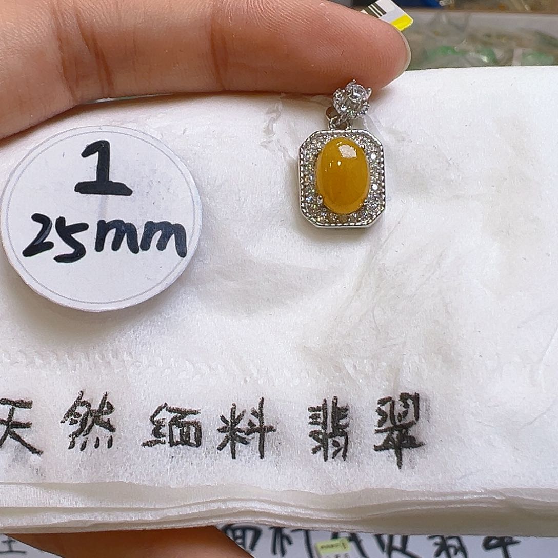 翡翠颈饰银S925镶嵌翡翠