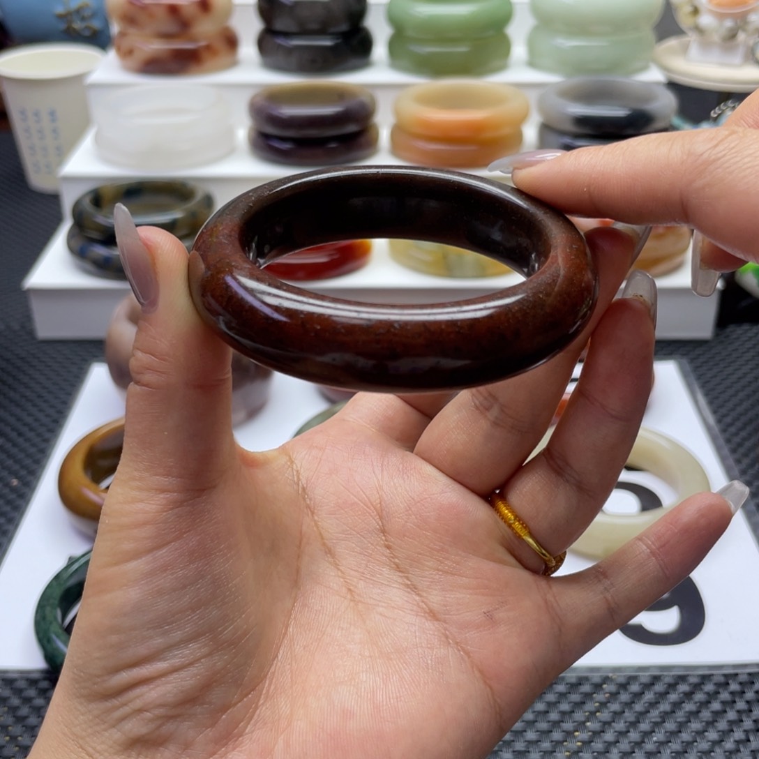 石英质玉手镯未镶嵌