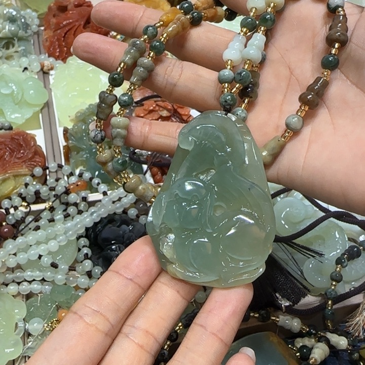 蛇纹石玉未镶嵌吊坠