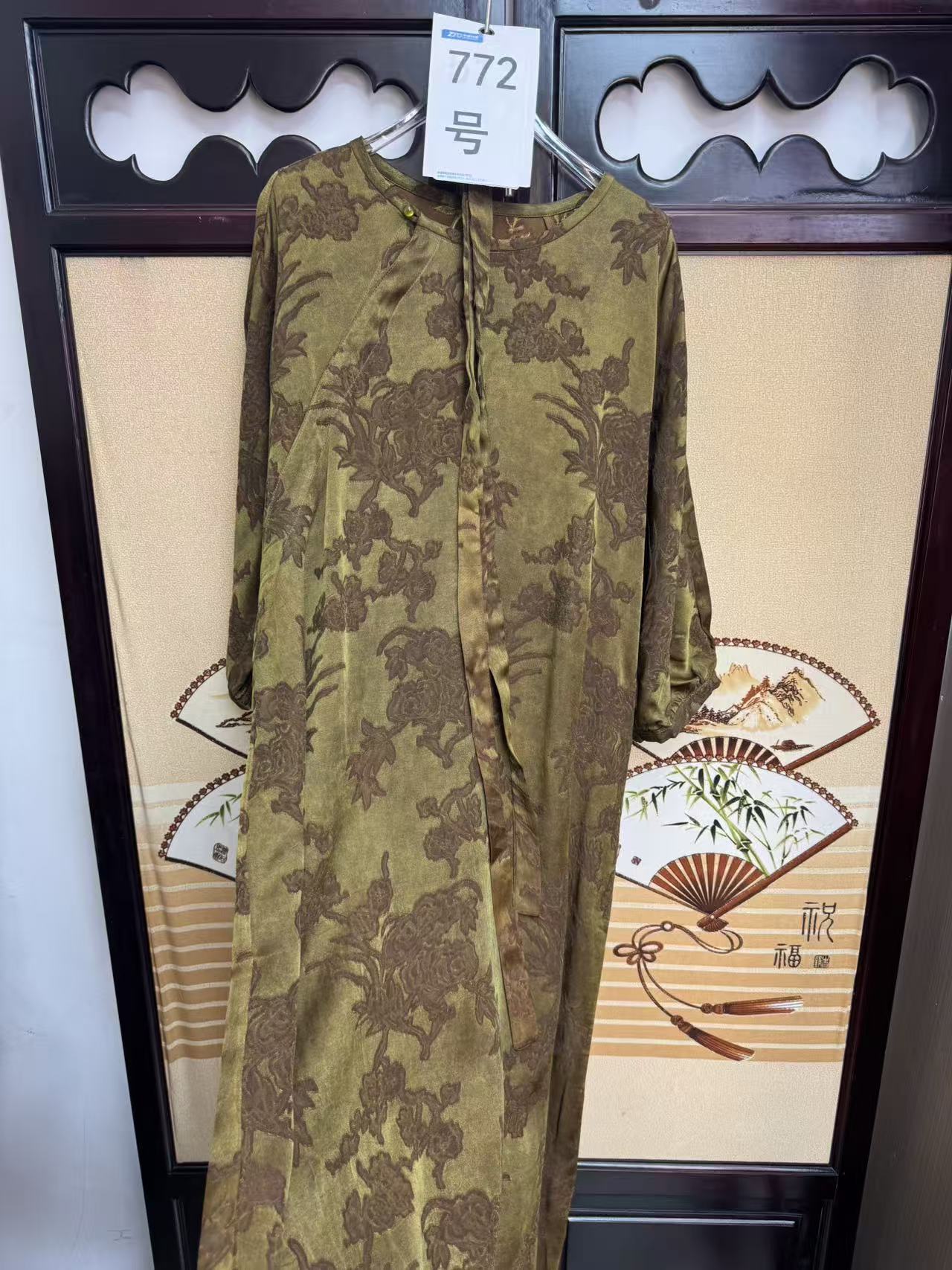 【772】常规袖女风衣印花外套休闲zh中老年女装