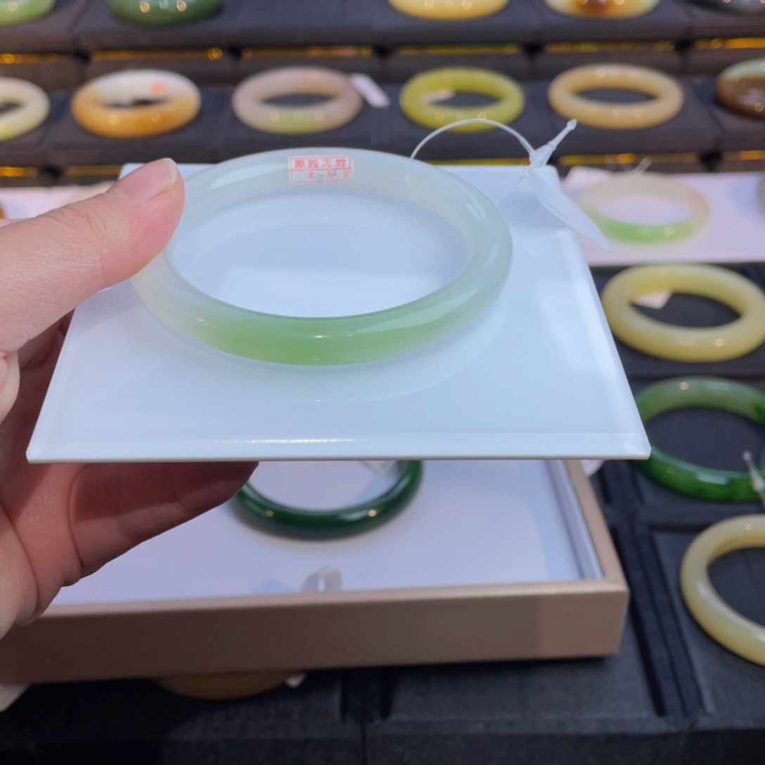 和田玉手镯未镶嵌1****4