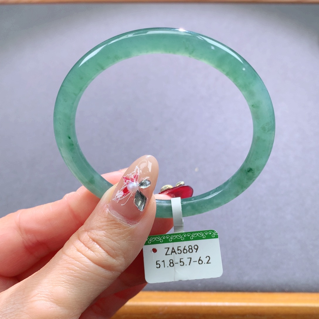 翡翠手镯未镶嵌天然翡翠手镯叮当镯