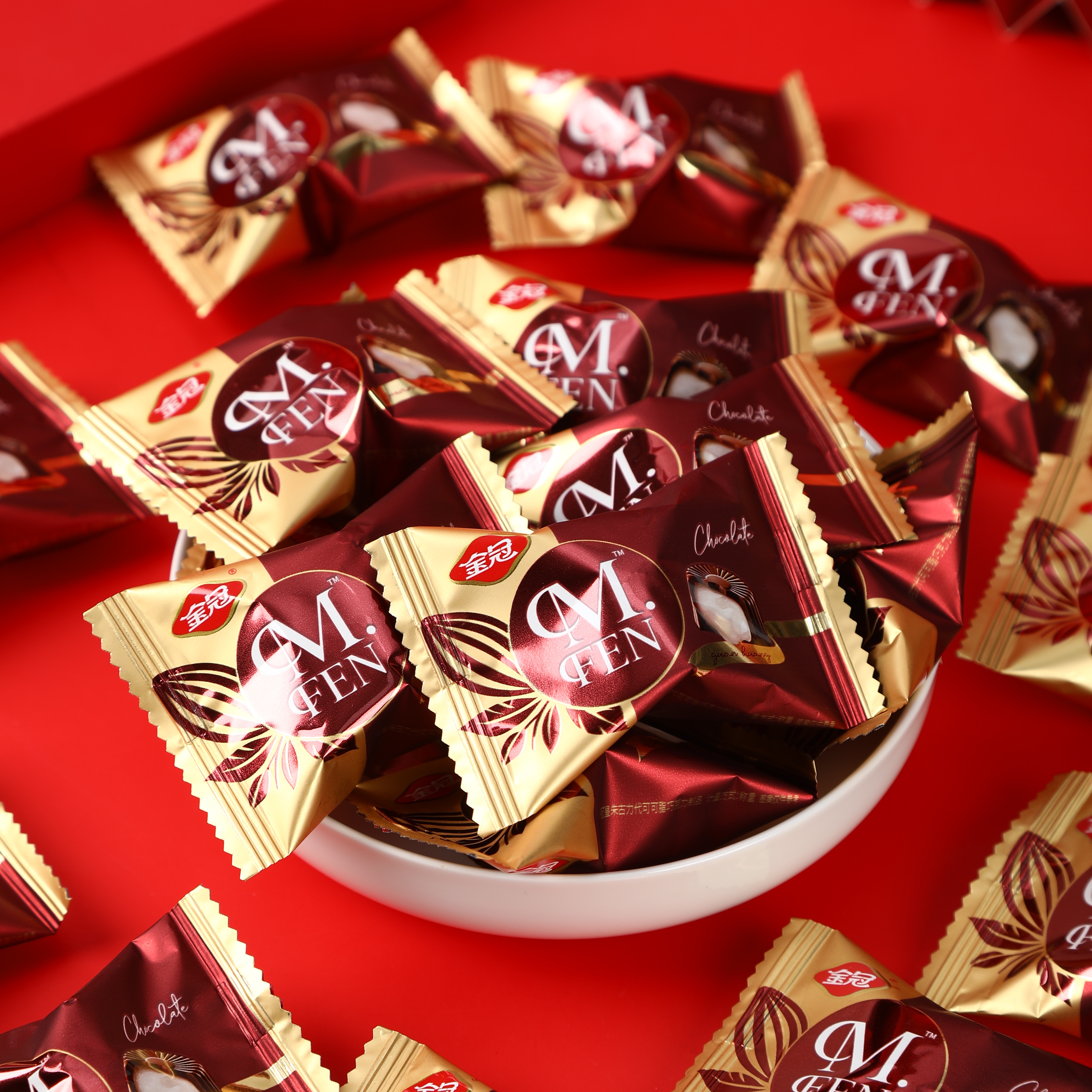 金冠冠皇朱古力夹心代可可脂巧克力订婚结婚喜糖糖果伴手礼批发