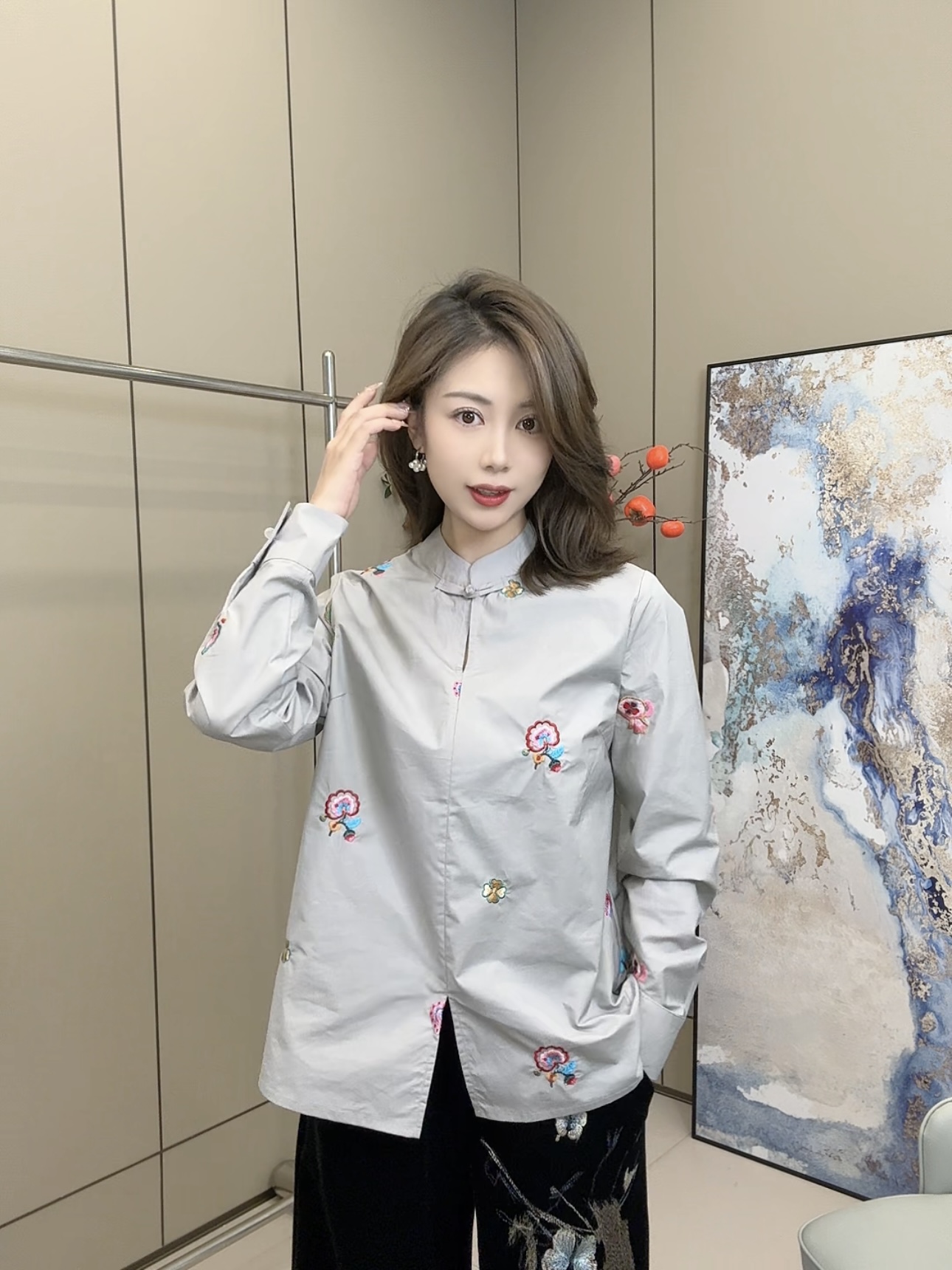 【锦轩阁】新款衬衫刺绣立领复古盘扣设计新中式洋气显瘦衬衣6666-1