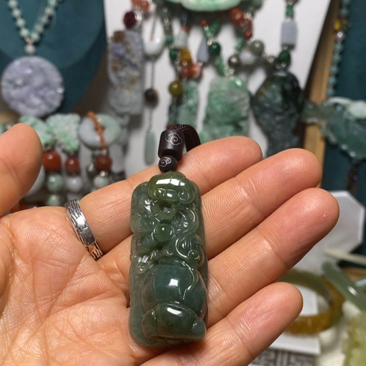 【闪购商品】翡翠吊坠(赠链)未镶嵌