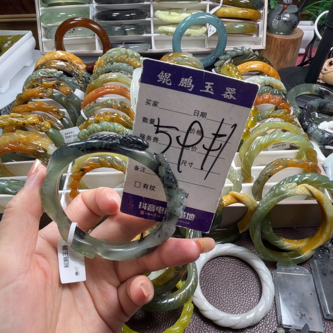 未镶嵌蛇纹石玉手镯