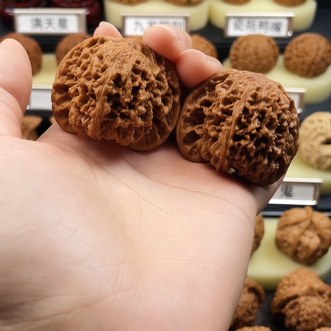 文玩核桃把件满天星44尺10008