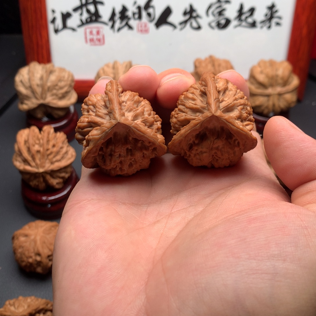 把件文玩核桃官帽奔