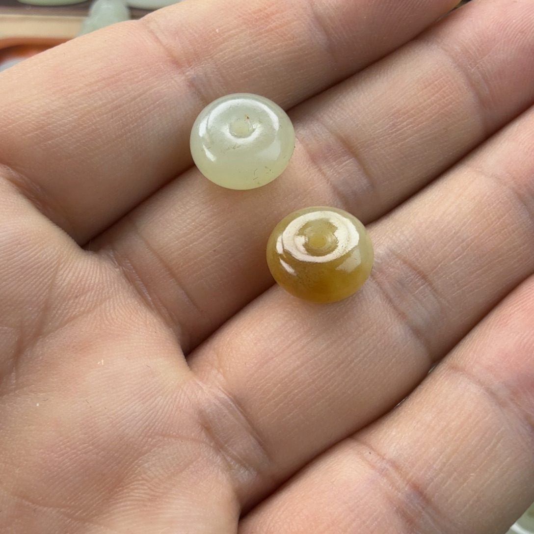 和田玉（糖玉）未镶嵌手镯