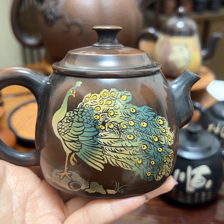 壶建水紫陶孔雀高亮光
