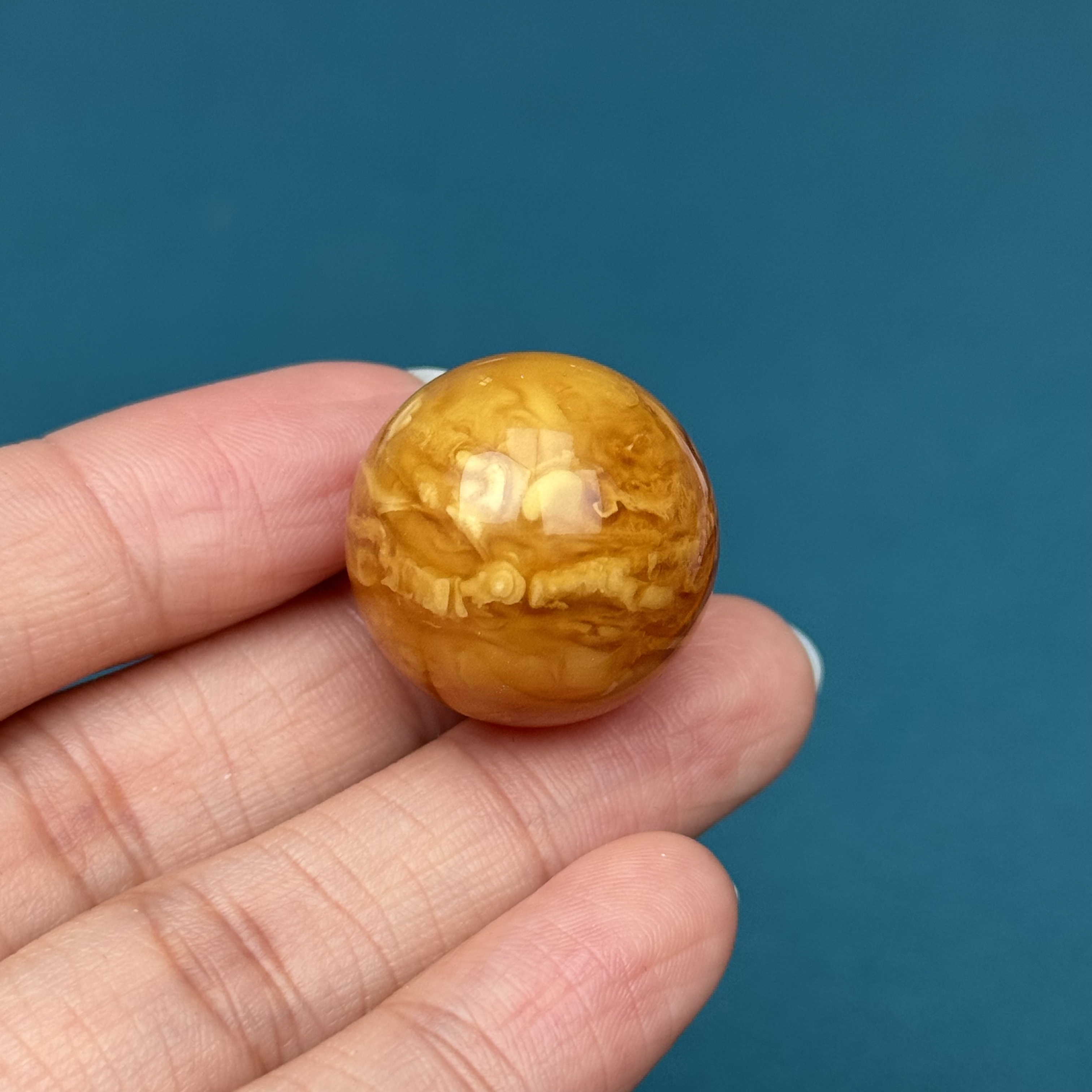 Y5726天然原矿蜜蜡鸡油红妖花圆珠 21.6mm抖音基地质检发货