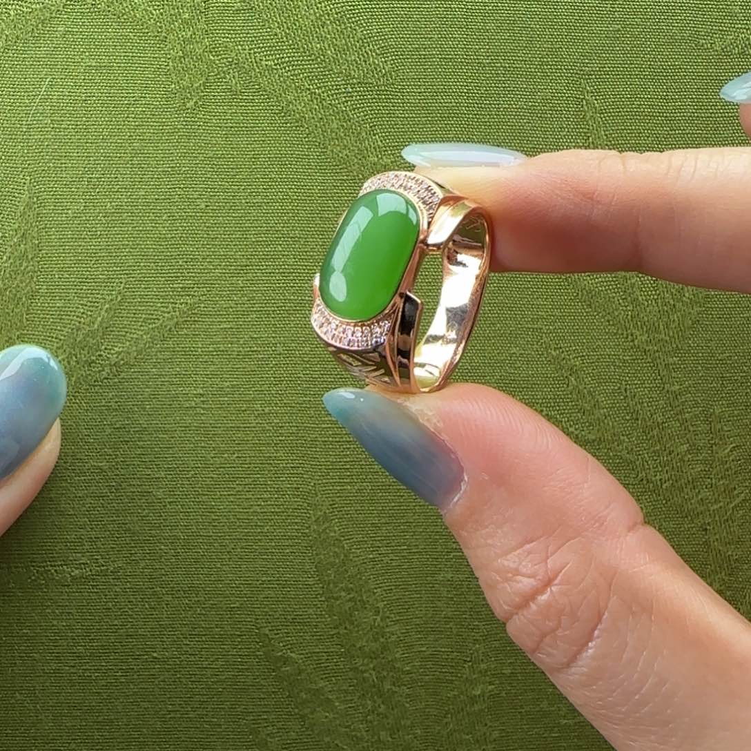 和田玉戒指18K金镶嵌