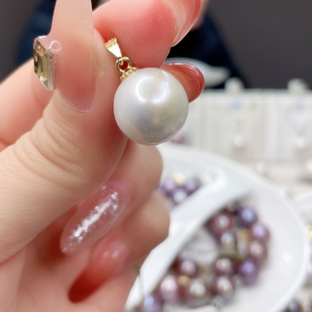 淡水珍珠吊坠(赠链)未镶嵌