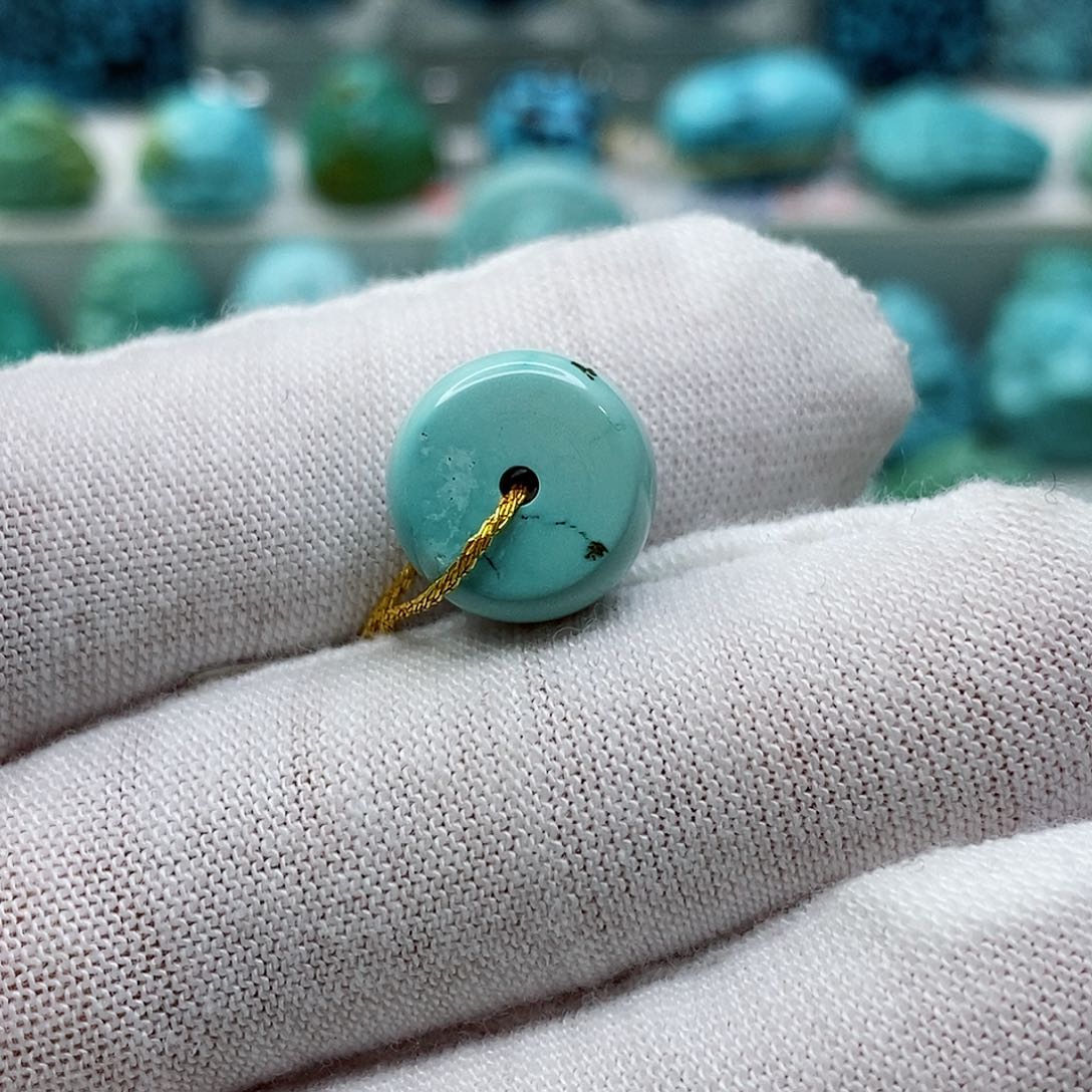 绿松石颈饰未镶嵌