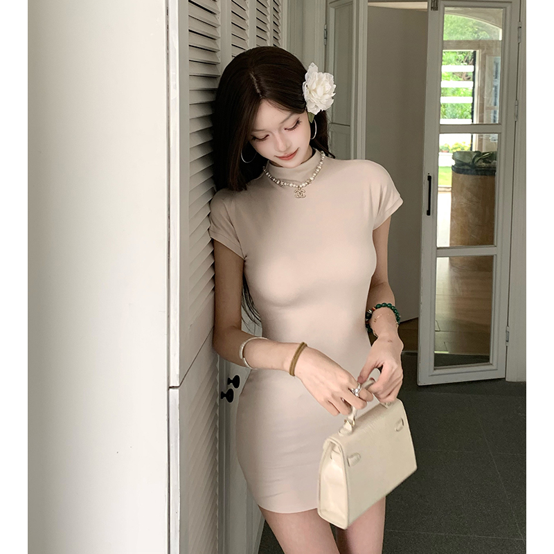 半高领连衣裙女夏季新款简约性感设计纯色百搭修身显瘦连衣裙