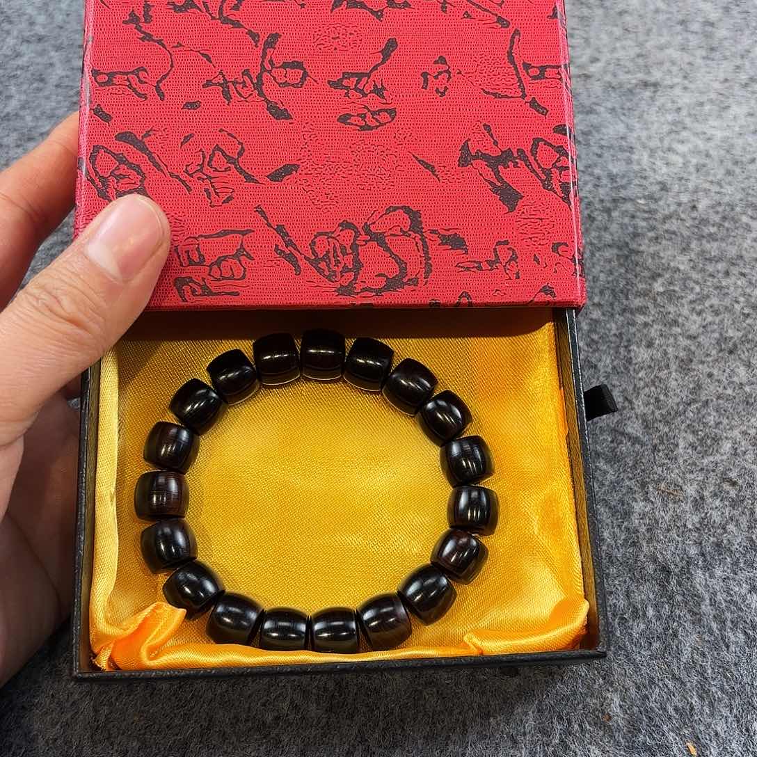 崖柏太行崖柏绿色结油手串五灵脂1.1/1.2