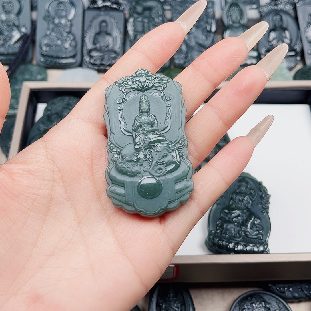 和田玉未镶嵌颈饰