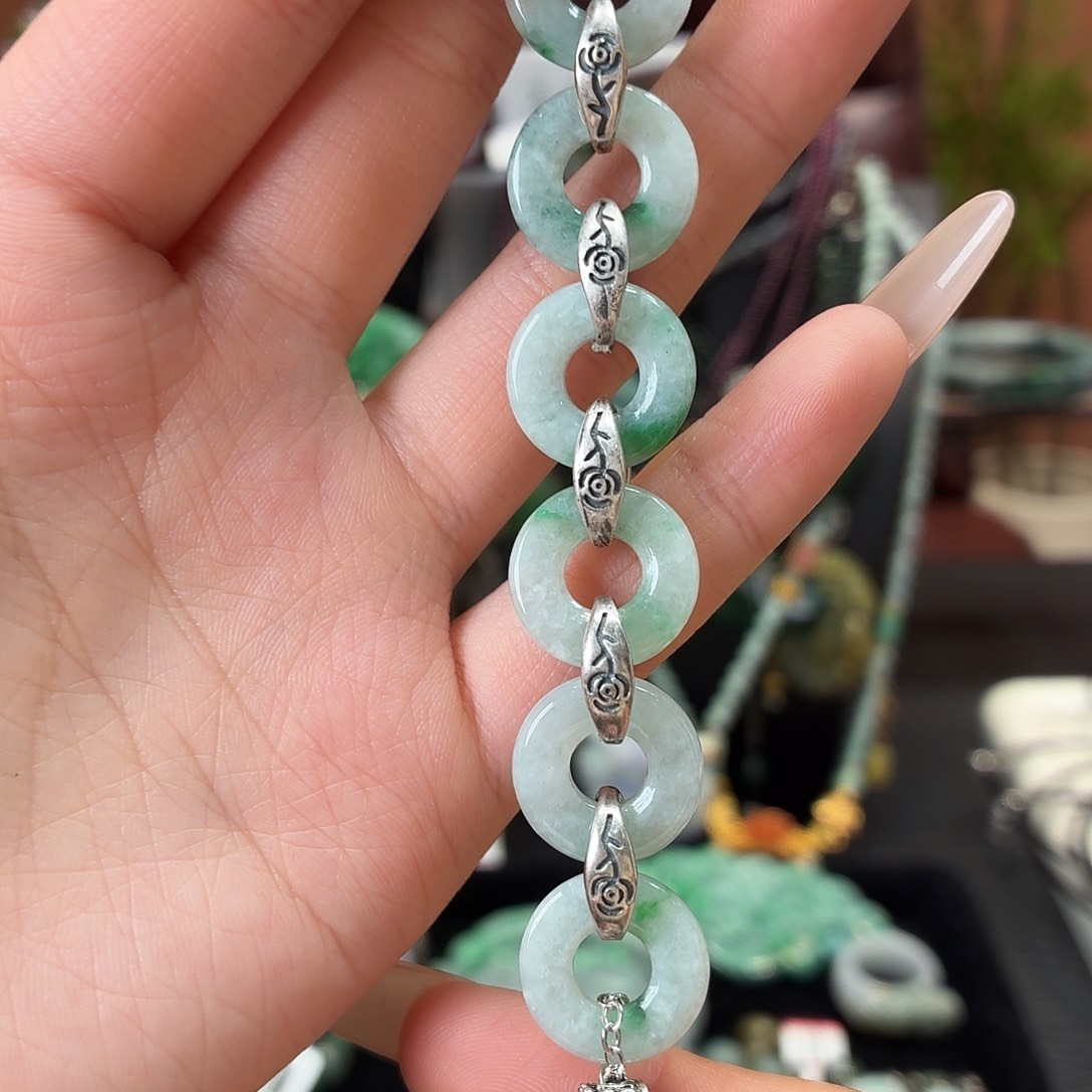 翡翠未镶嵌耳饰手串