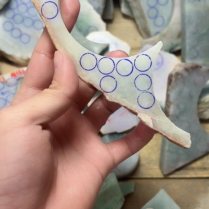 翡翠颈饰未镶嵌纯天然缅甸翡翠