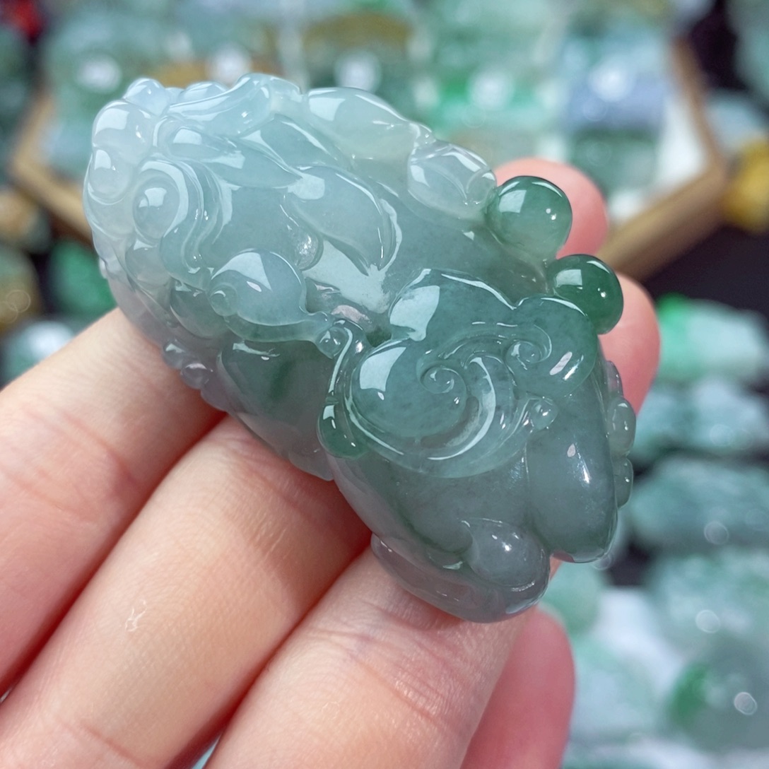 翡翠颈饰未镶嵌天然