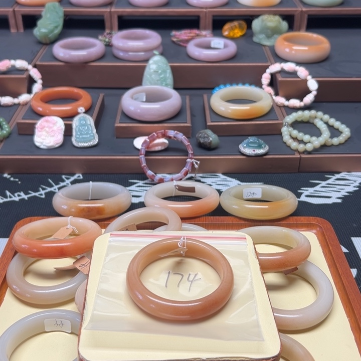 k***儿石英质玉合金手镯174