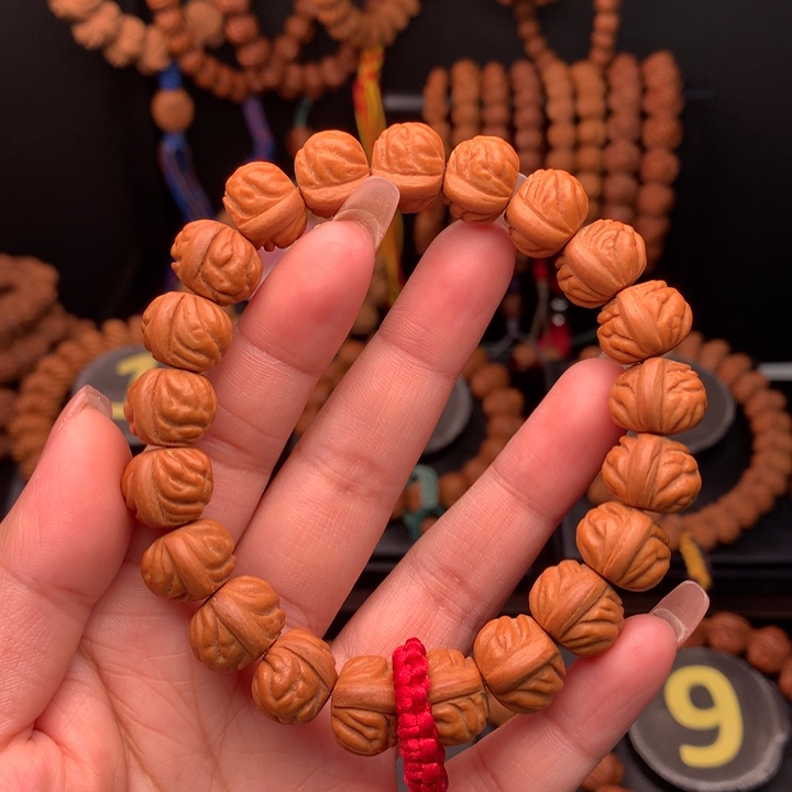 桃核吊坠1.4野生新品枫叶纹