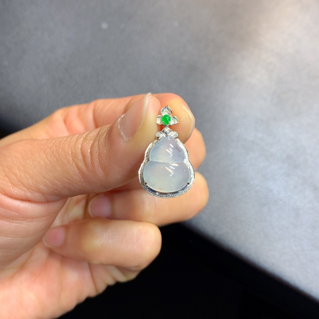 翡翠吊坠(不含链)18K金镶嵌