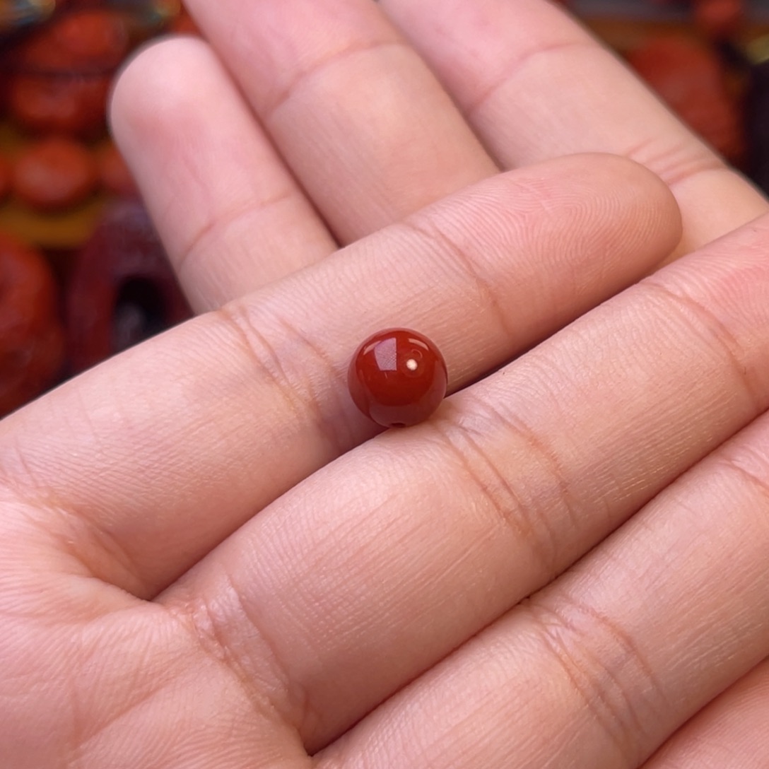 小****南红玛瑙未镶嵌川料瓦西7➕尺寸牛血色圆珠