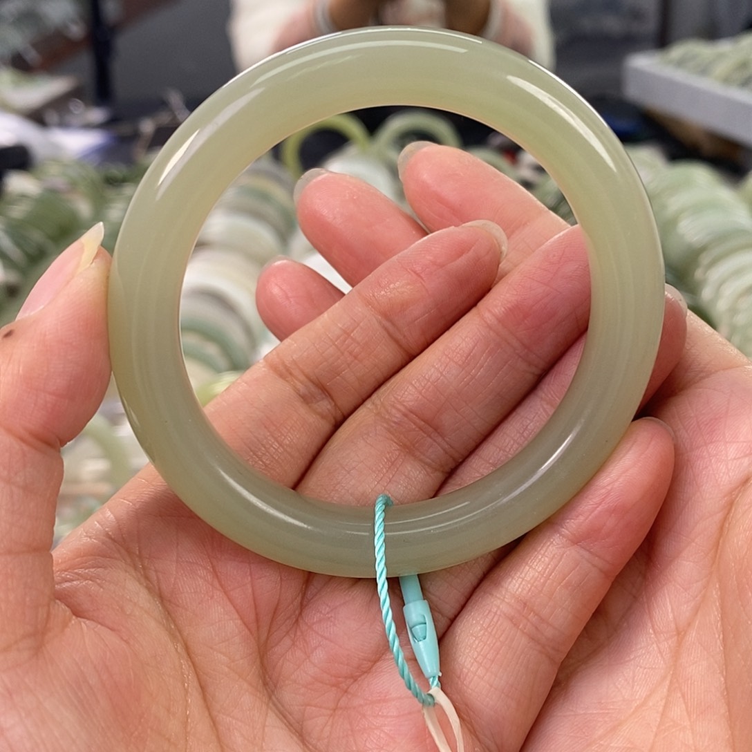 和田玉和田玉手镯55.56未镶嵌