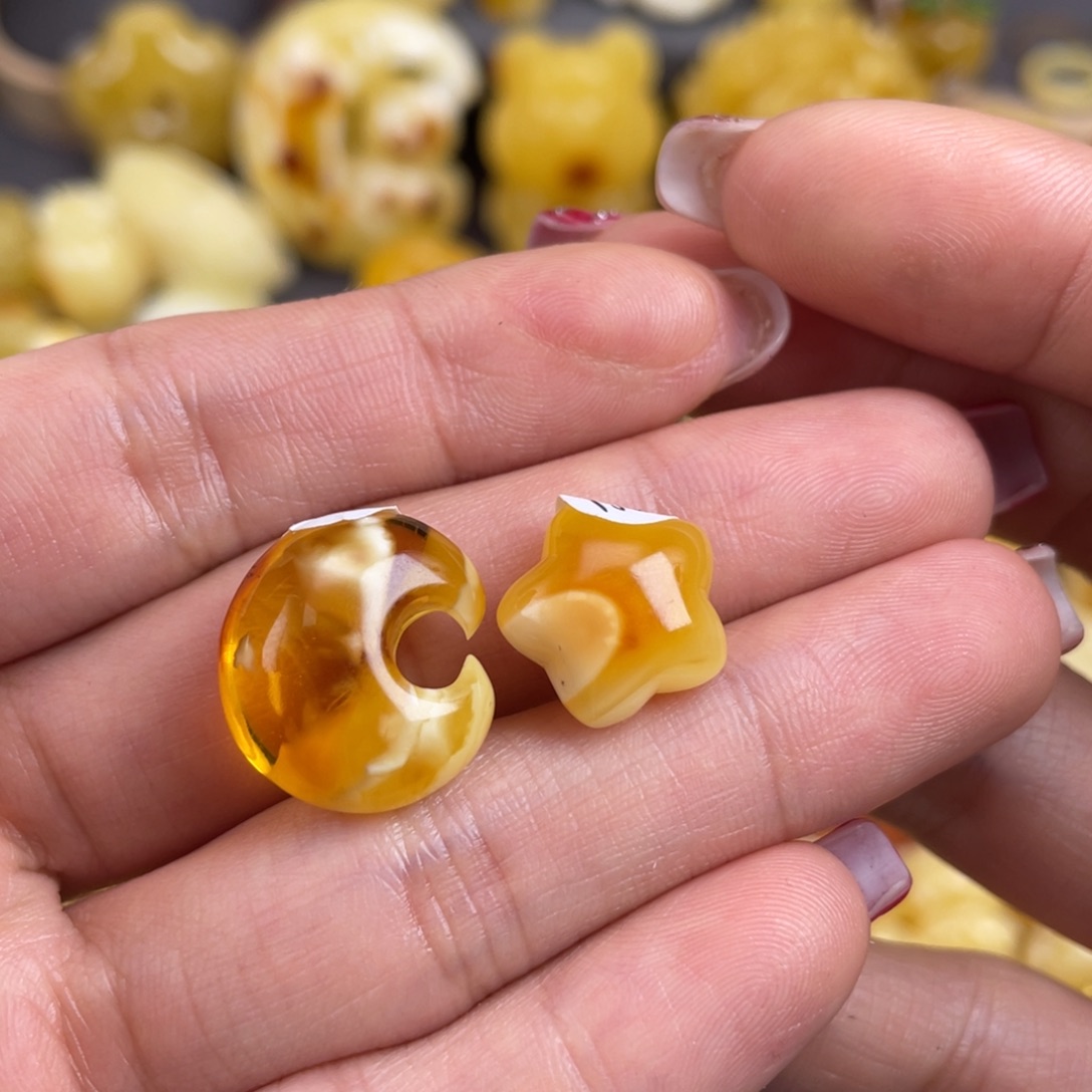 琥珀裸石未镶嵌蜜蜡