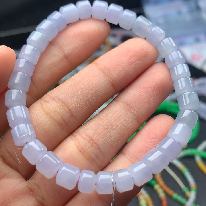 翡翠手镯未镶嵌卡