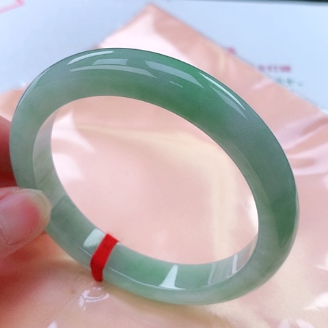 翡翠手镯未镶嵌66 号翡翠手镯