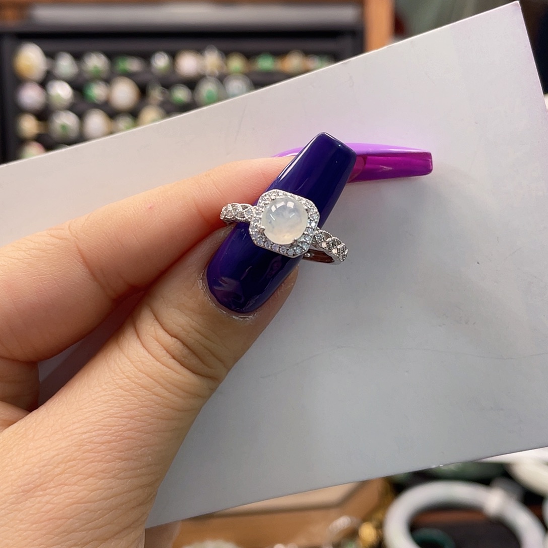 翡翠颈饰未镶嵌天然翡翠Ａ货