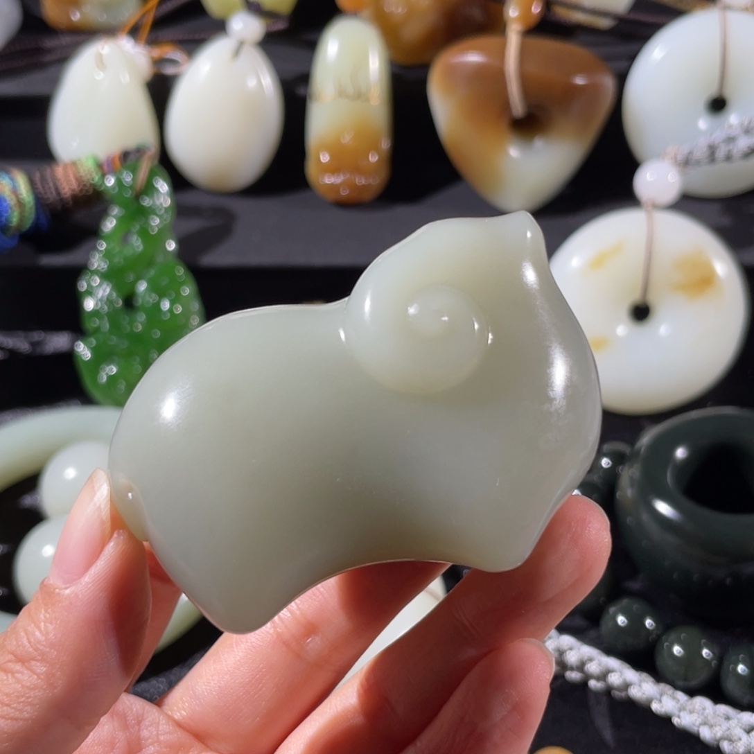 和田玉未镶嵌颈饰