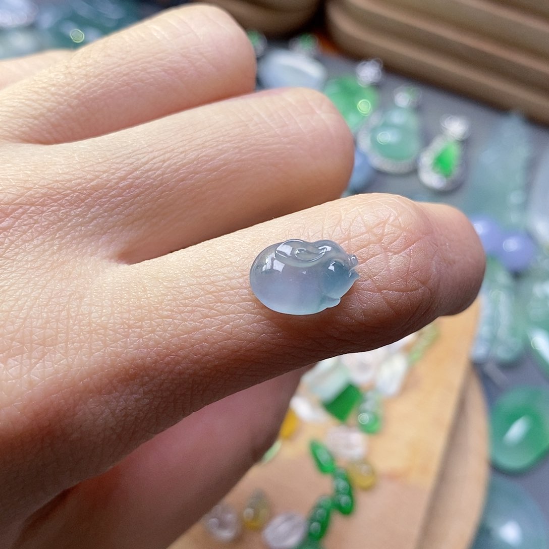 翡翠颈饰未镶嵌翡翠