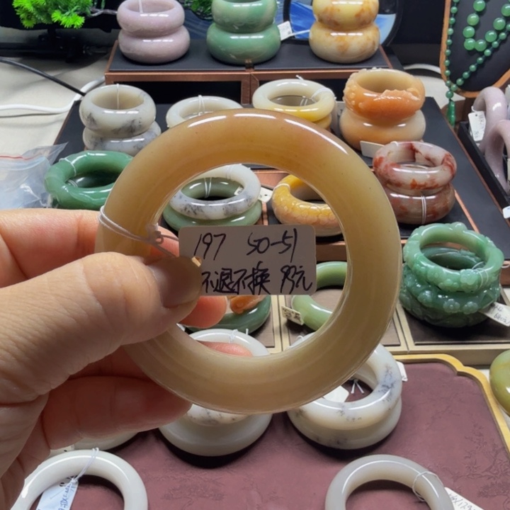 石英质玉未镶嵌手镯