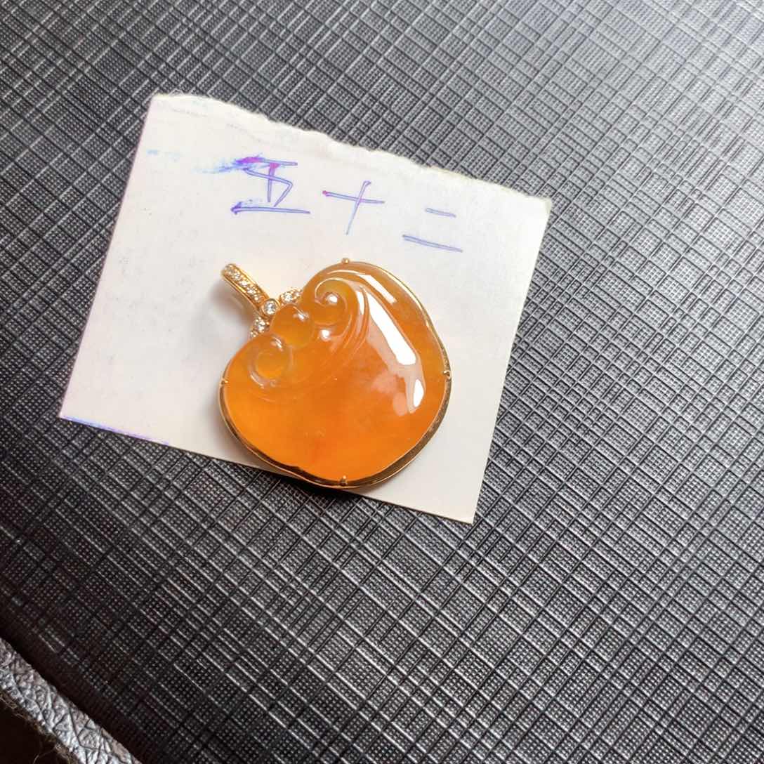 颈饰18K金镶嵌翡翠翡翠